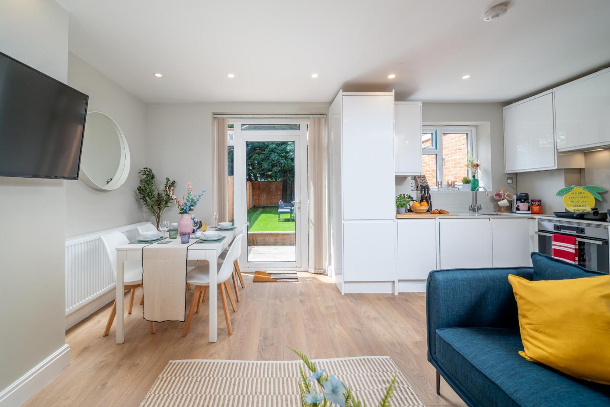 Сasa de vacaciones Edgeware 4 Bedroom House-free Parking *