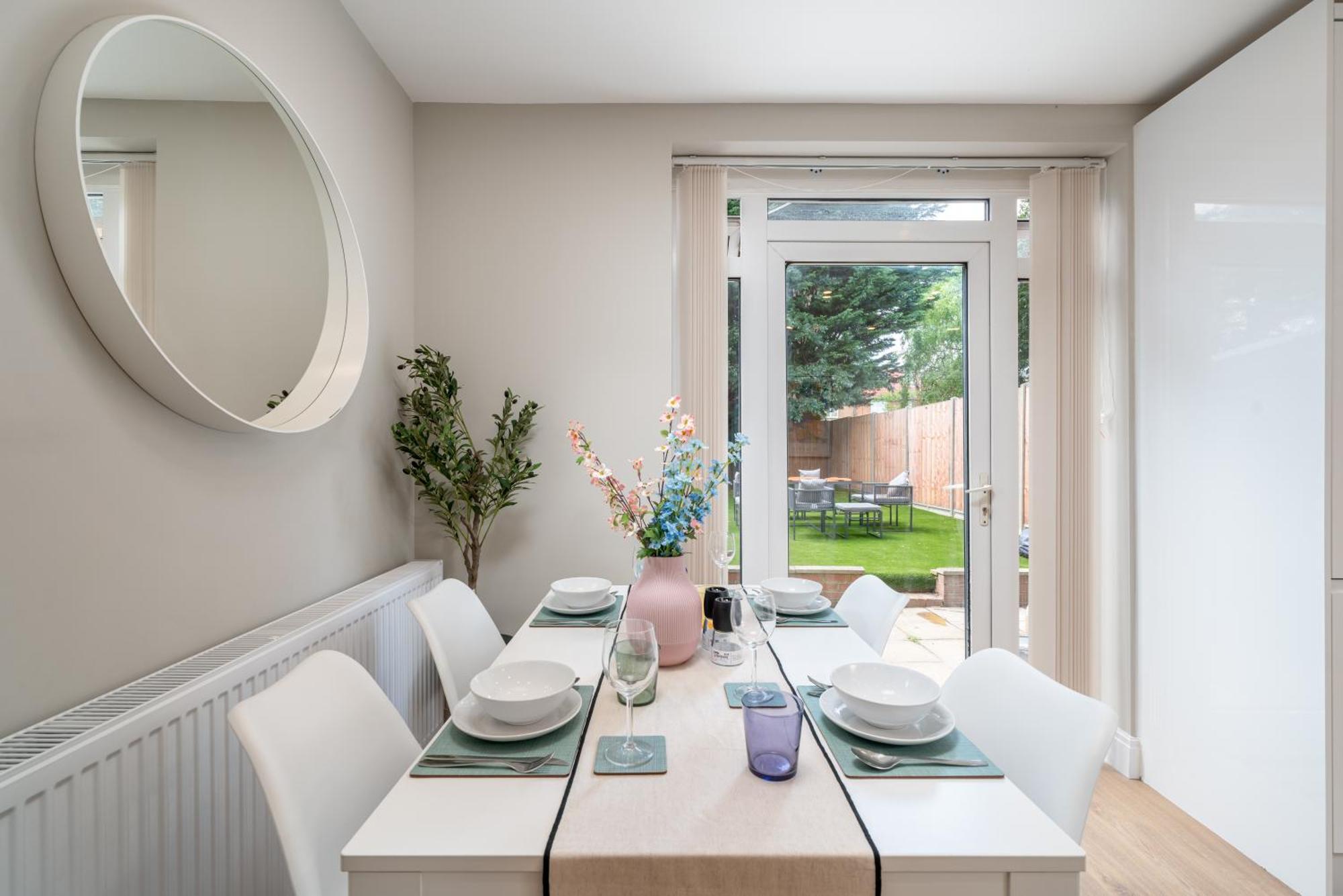 Edgeware 4 Bedroom House-free Parking Сasa de vacaciones *